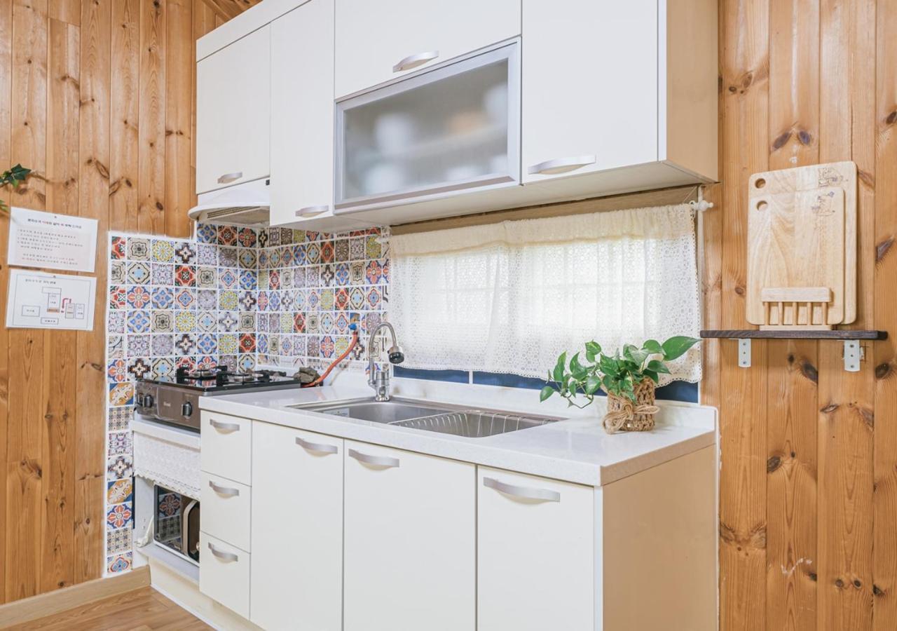 Jeju Haepoomdal Pension Exteriör bild