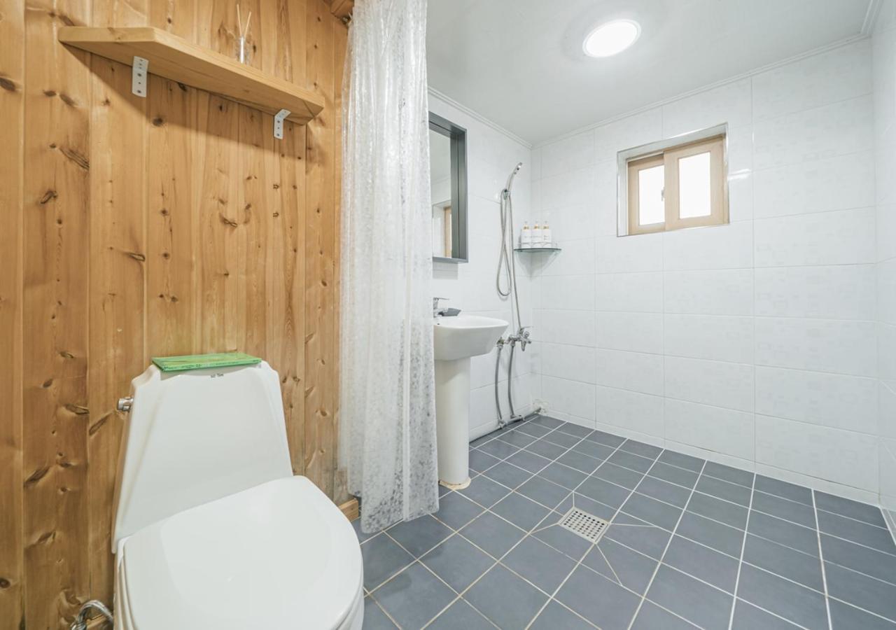 Jeju Haepoomdal Pension Exteriör bild