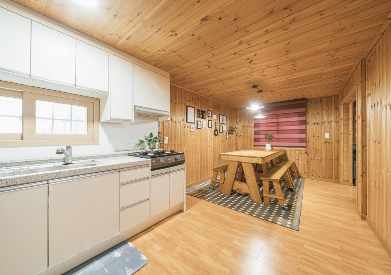 Jeju Haepoomdal Pension Exteriör bild