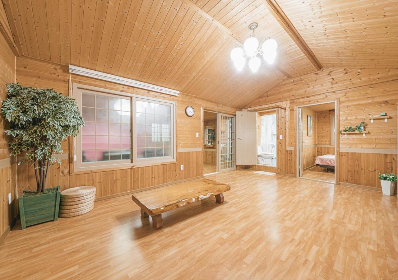 Jeju Haepoomdal Pension Exteriör bild